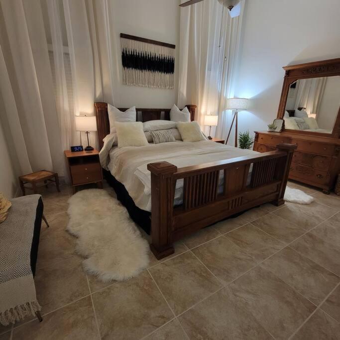 The Ritz Spa Sanctuary Hot Tub/Patio/Fam/Pet Las Cruces Eksteriør billede