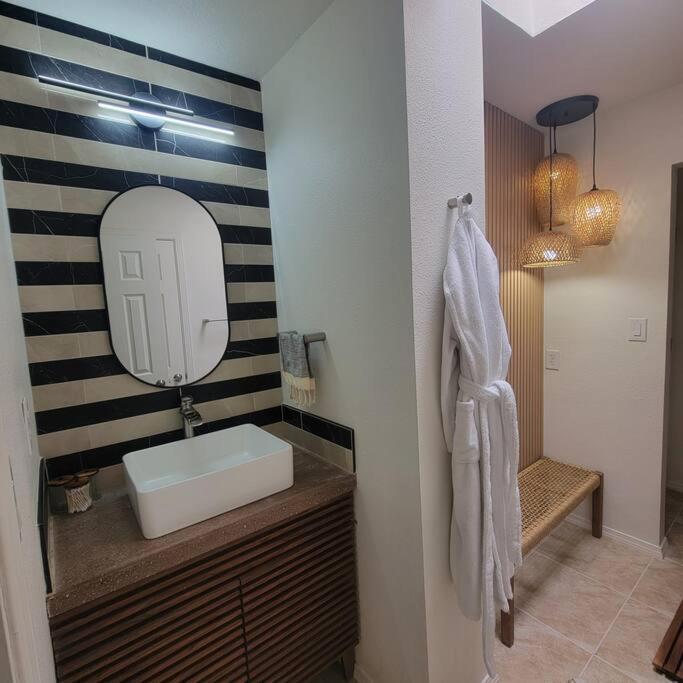 The Ritz Spa Sanctuary Hot Tub/Patio/Fam/Pet Las Cruces Eksteriør billede